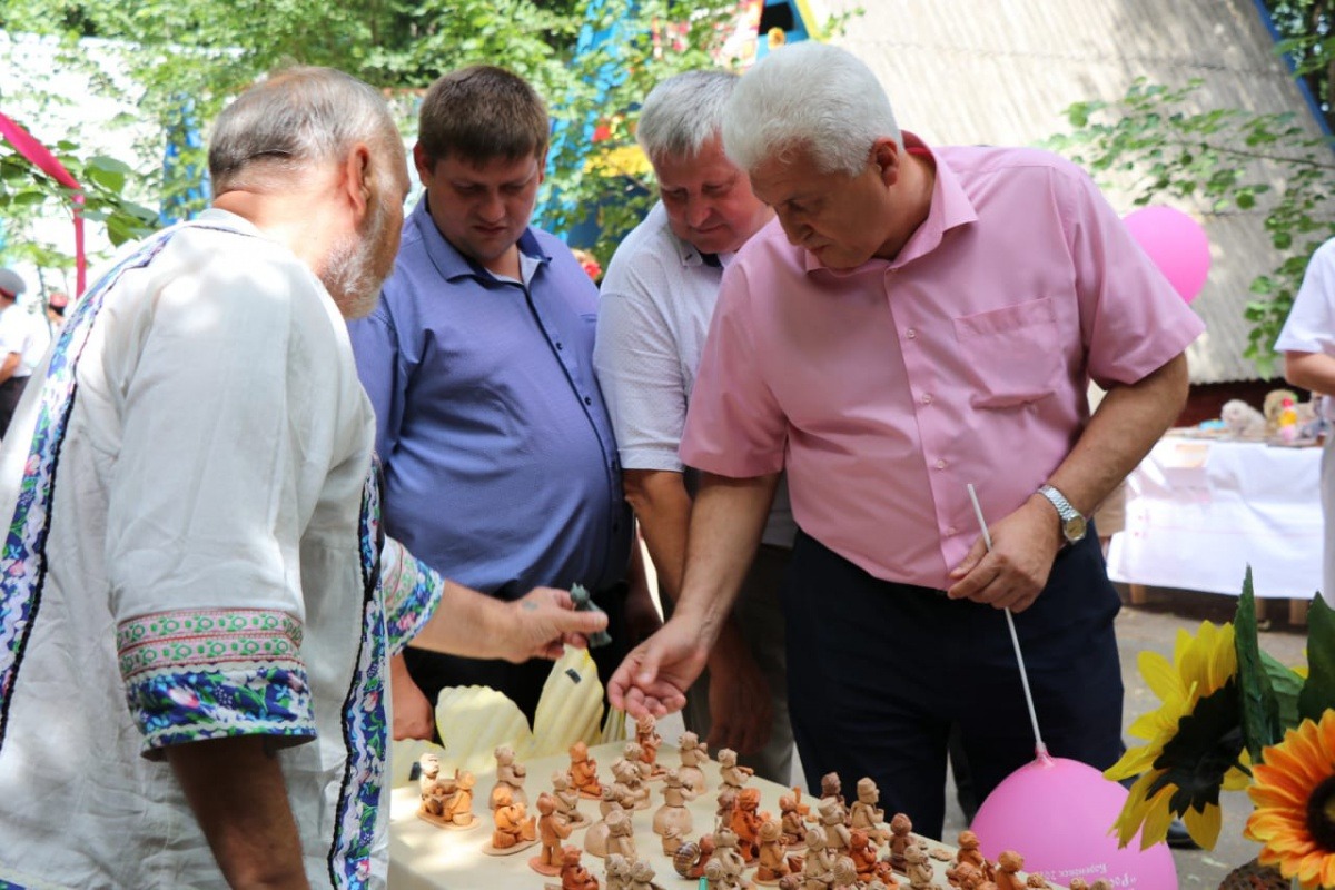 7FE07645-0E57-4322-BB62-D9DDA57FF213