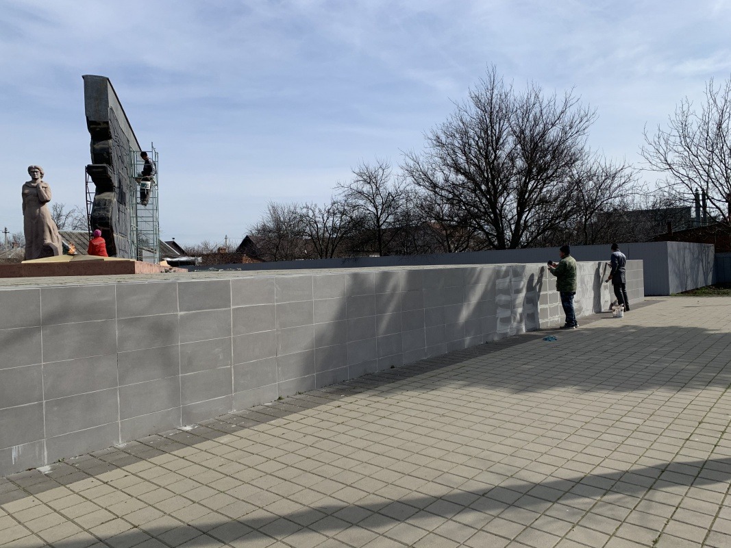 E1EB1F3D-B128-48FE-BE0F-57BE604CA878