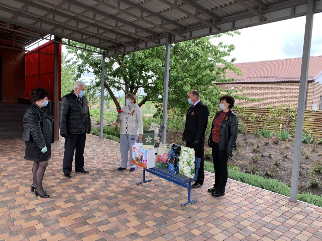 CF74BCDC-8023-403D-B1D5-3527537A98D9