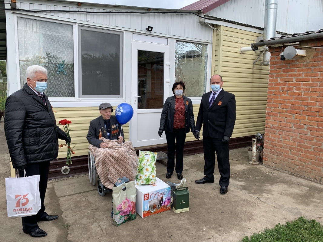 7FA2DD5B-AE51-40CE-828C-4F67EE8800AA