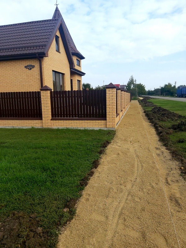 По инициативе председателя ТОС № 2 Григоренко Сегея Николаевича ведутся работы по строоительству тротуаров по ул.Кирова, Советской, Маркова, Некрасова