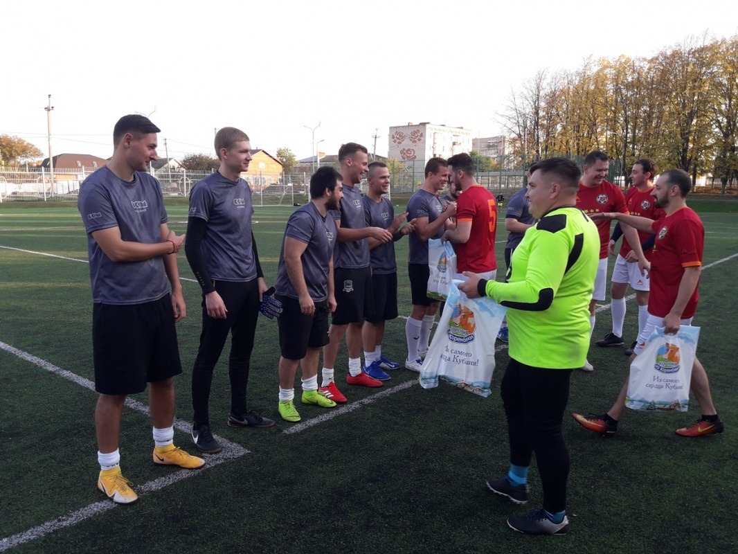 15.10.21_Товарищеский матч в лучших традициях 1-8