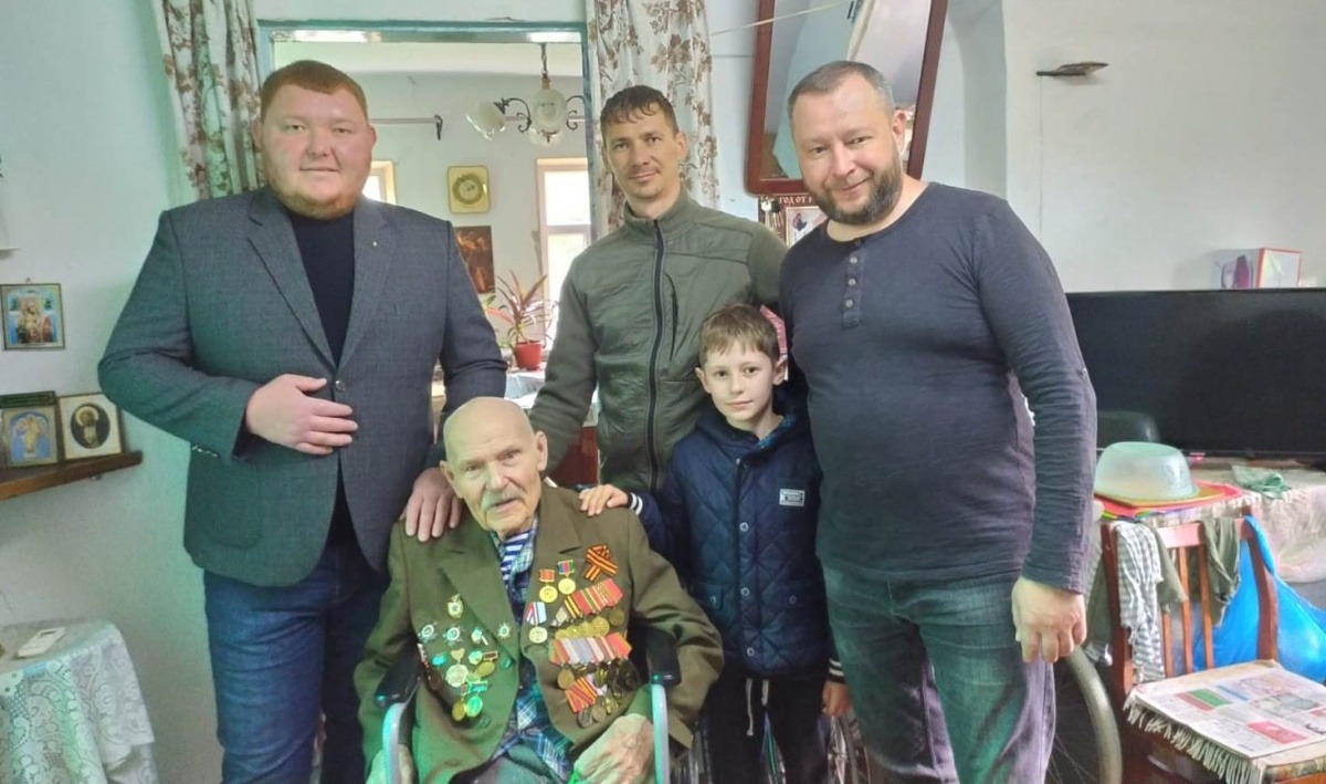 08.05.22_Поздравили ветеранов с Днем Великой Победы 1-8