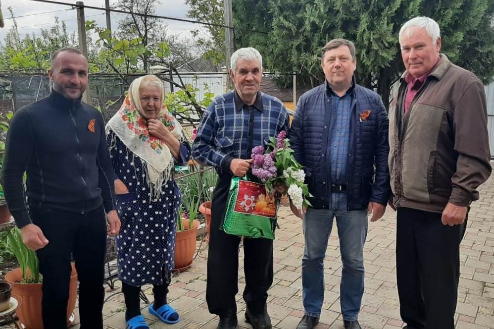 08.05.22_Поздравили ветеранов с Днем Великой Победы 1-6