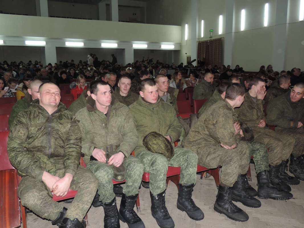 Фестиваль "Солдатских дум избранница"...