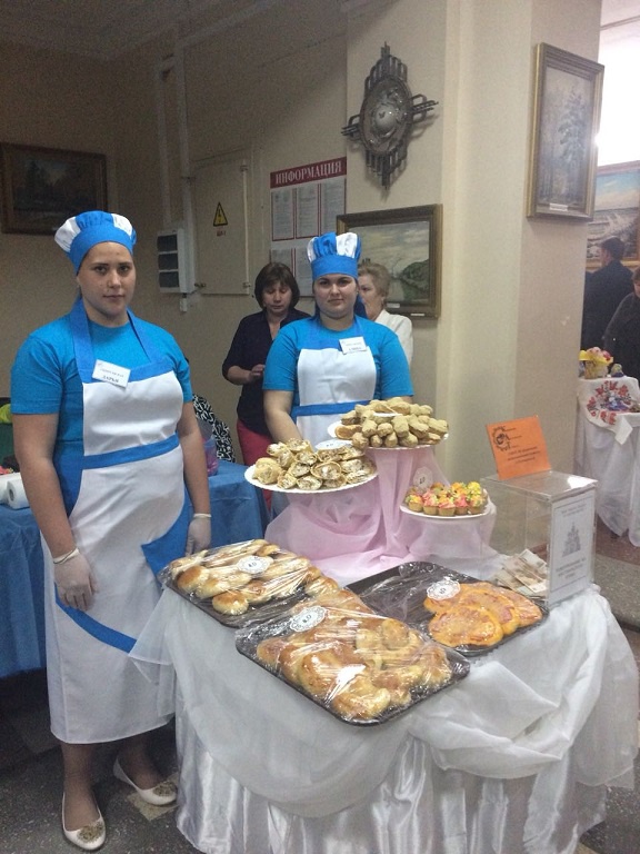 Златые купола родной станицы...