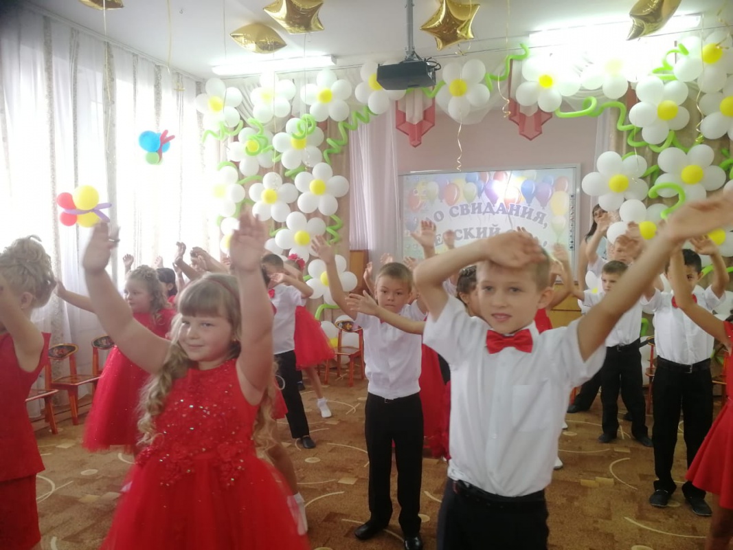 Выпускной в детском саду №44 "Колосок"