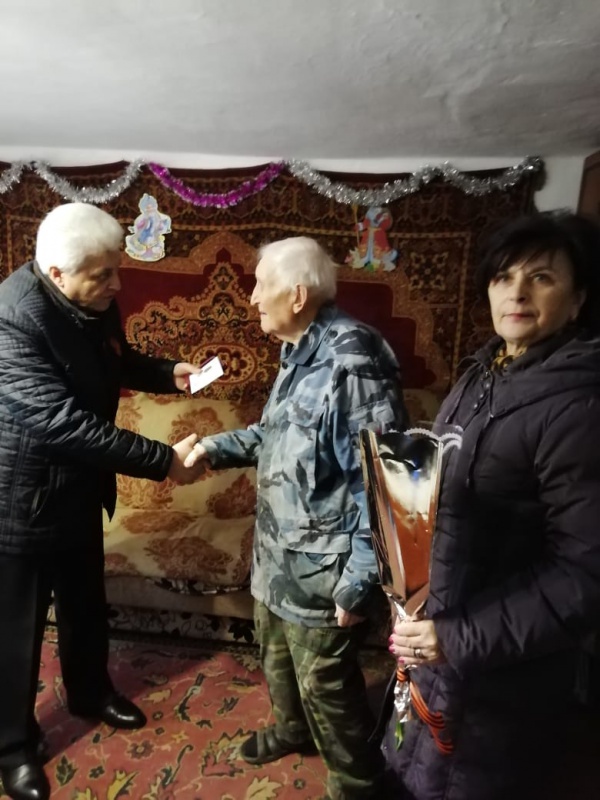 Вручение юбилейных медалей «75 лет Победы в Великой Отечественной войне 1941—1945 гг.».....