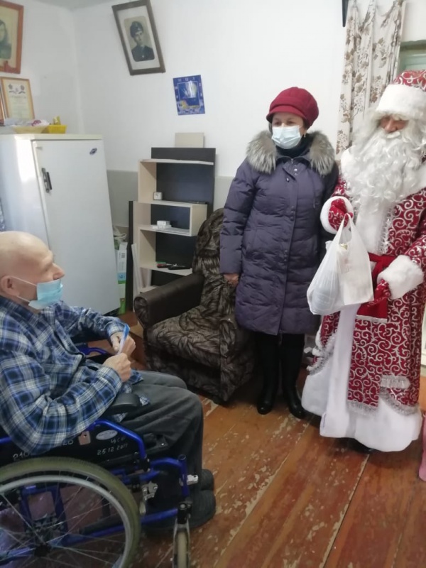 Администрация Платнировского сельского поселения поздравляет ветеранов Великой Отечественной войны с наступающим Новым годом!