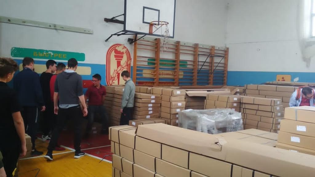 Помощь студентов и волонтеров...