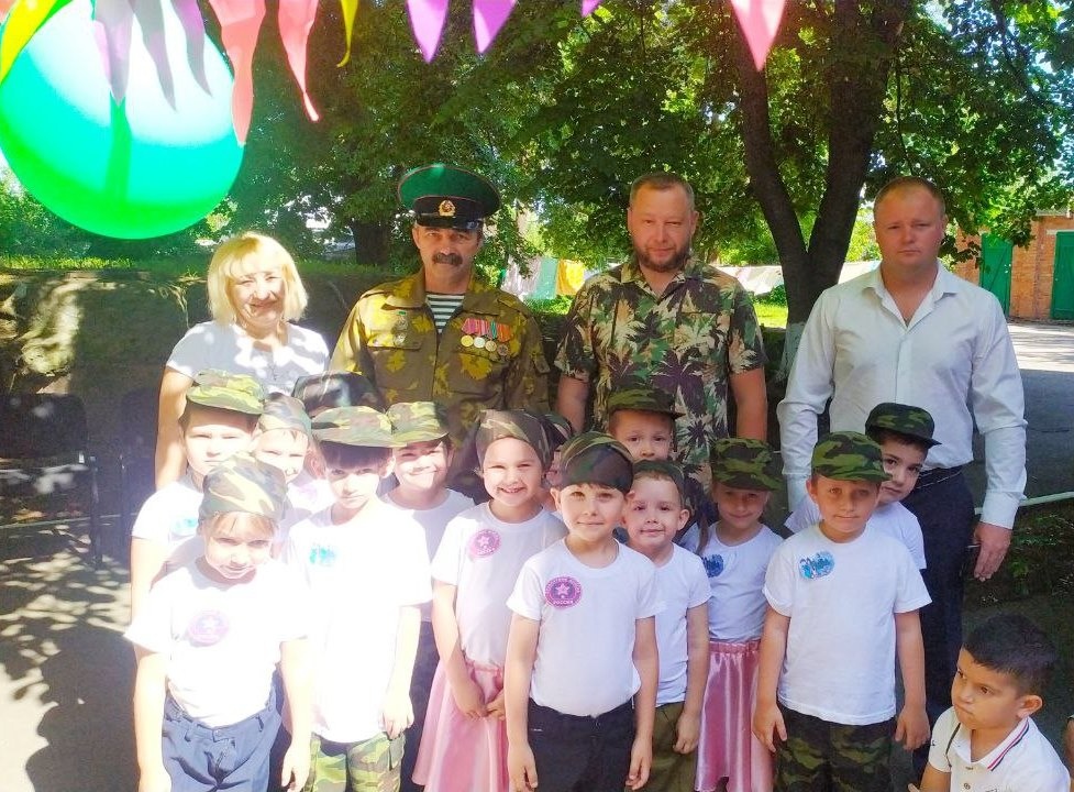 Поздравили ветеранов-пограничников...