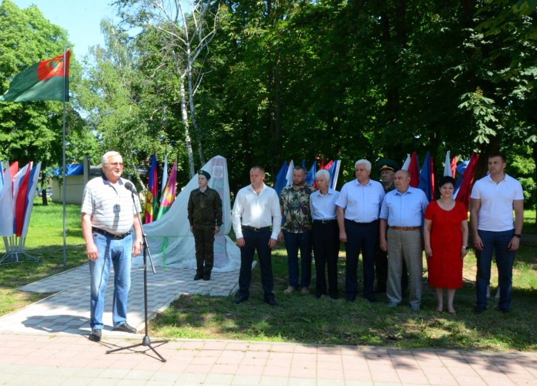 Поздравили ветеранов-пограничников...