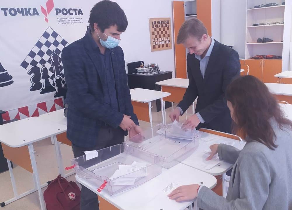 Молодые депутаты приняли участие в выборах лидеров школьного ученического самоуправления