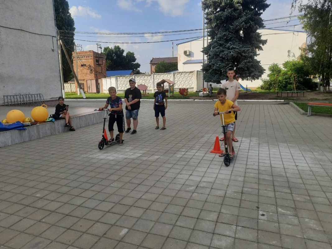 КЛУБ АКТИВНОГО ОТДЫХА "КРАСКИ ЛЕТА".